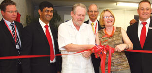 From left to right: Nils Flaatten (Wesgro CEO), Rasheed Hargey (Tellumat CEO), Rob Davies (Minister of Trade and Industry), John van Zyl (chairman of the Tellumat Board), Helen Zille (Western Cape Premier) and Murison Kotze (Tellumat managing executive).